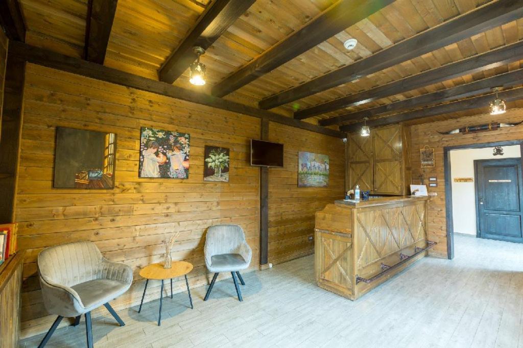 ホテル Maggie'S Ranch Rîşnov エクステリア 写真